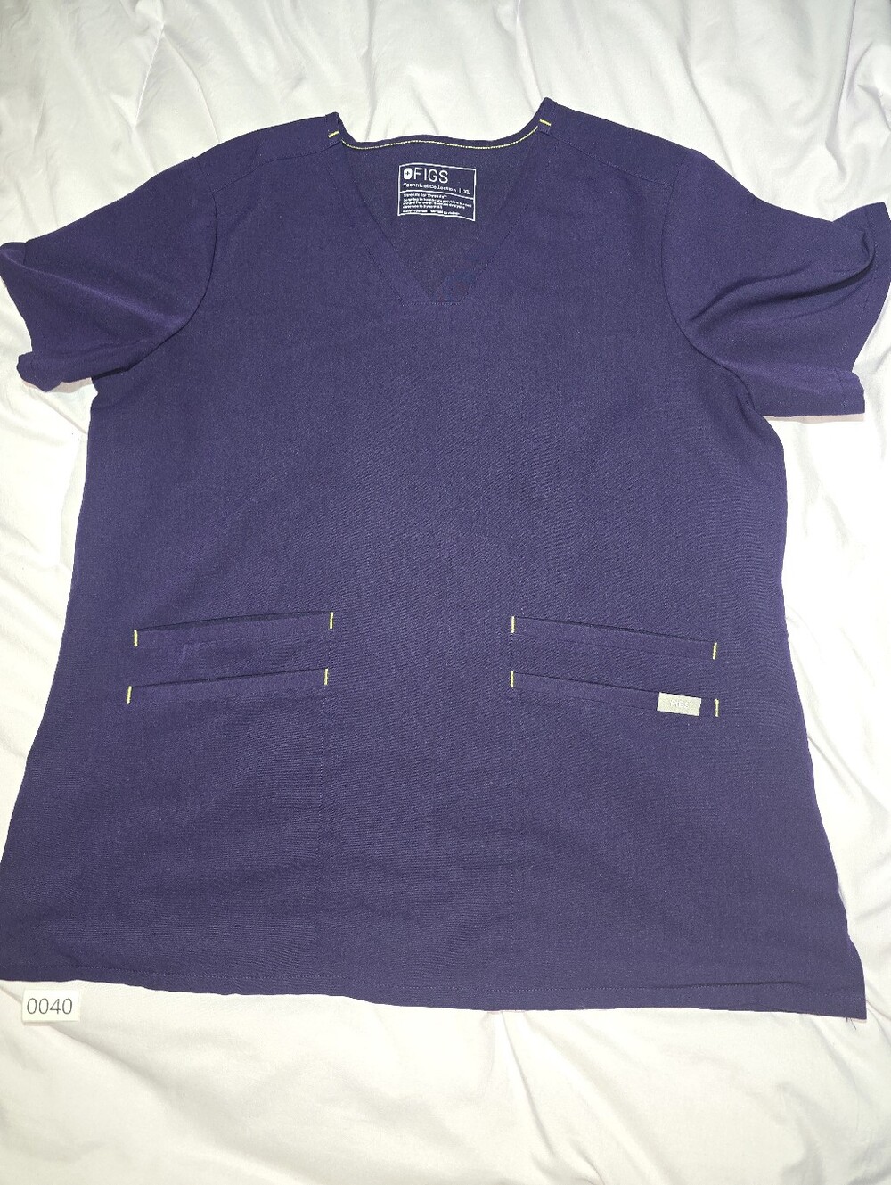 Figs Purple Jam Scrub Top XL With 4 Lower Scrub Pockets. Fragrance Free